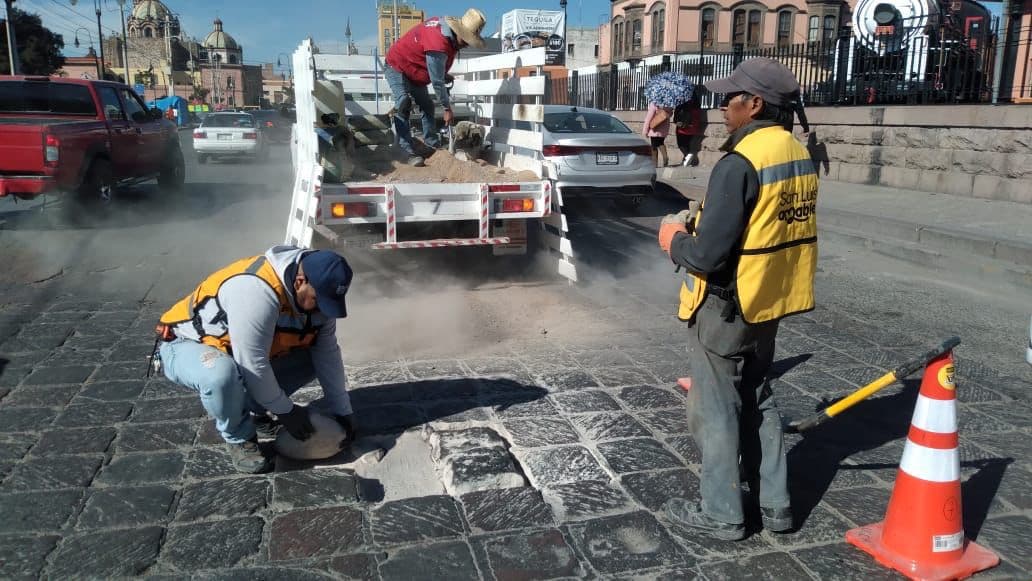Repara Ayuntamiento la calle Manuel J. Othón