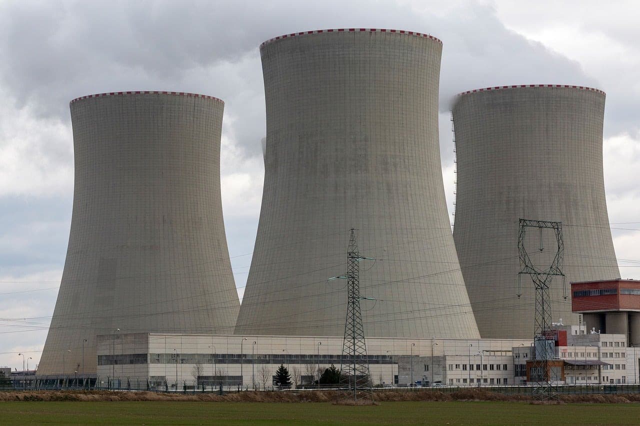 Construirá Irán 8 nuevas plantas nucleares con apoyo de Rusia