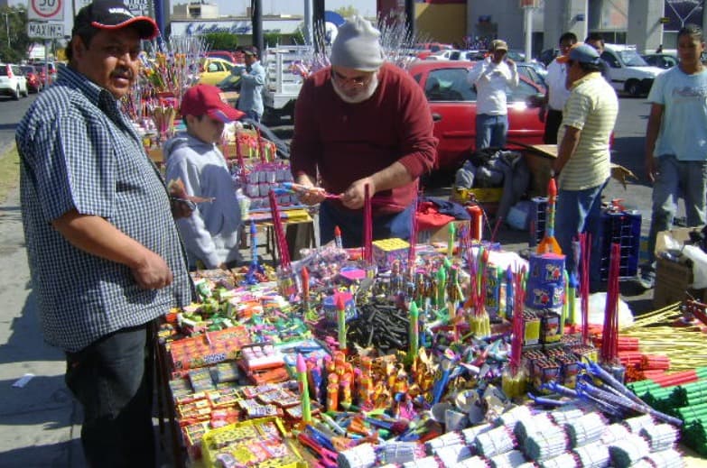 Trabaja Comercio Municipal en regulación de venta de pirotecnia