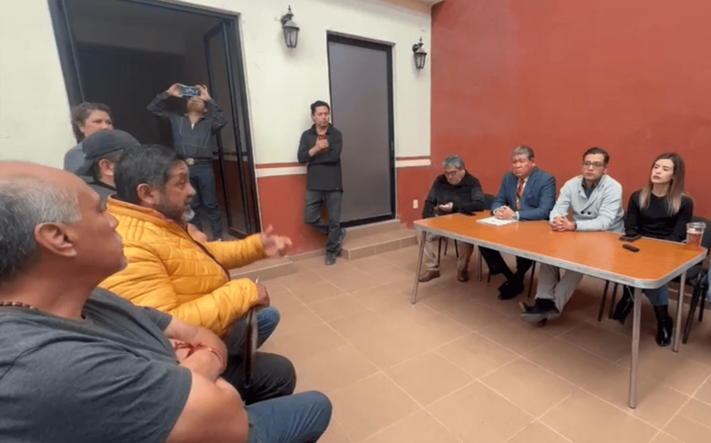 Rechazan habitantes de Pozos designación de nueva presidenta concejal