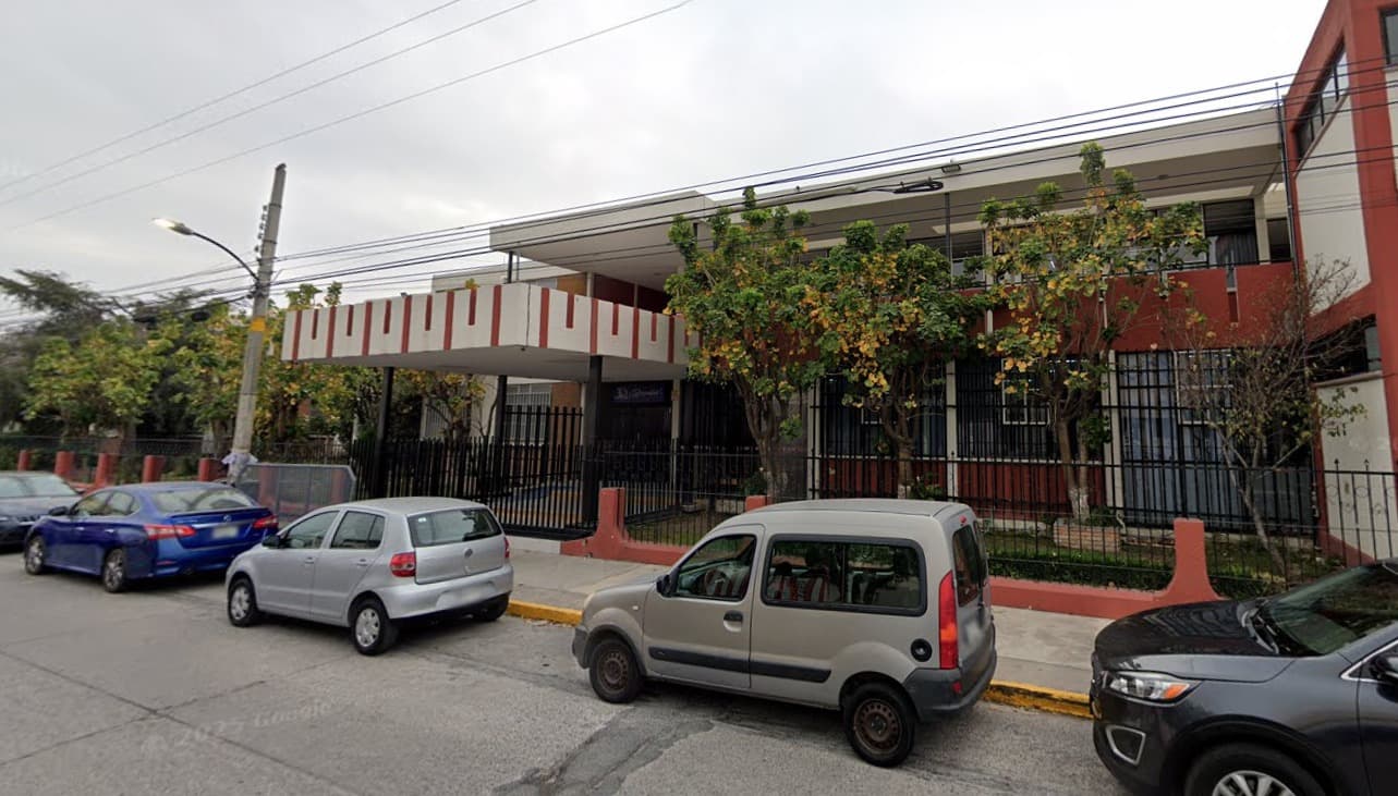 Obliga secundaria José Ciriaco a comprar uniforme invernal a sus alumnas