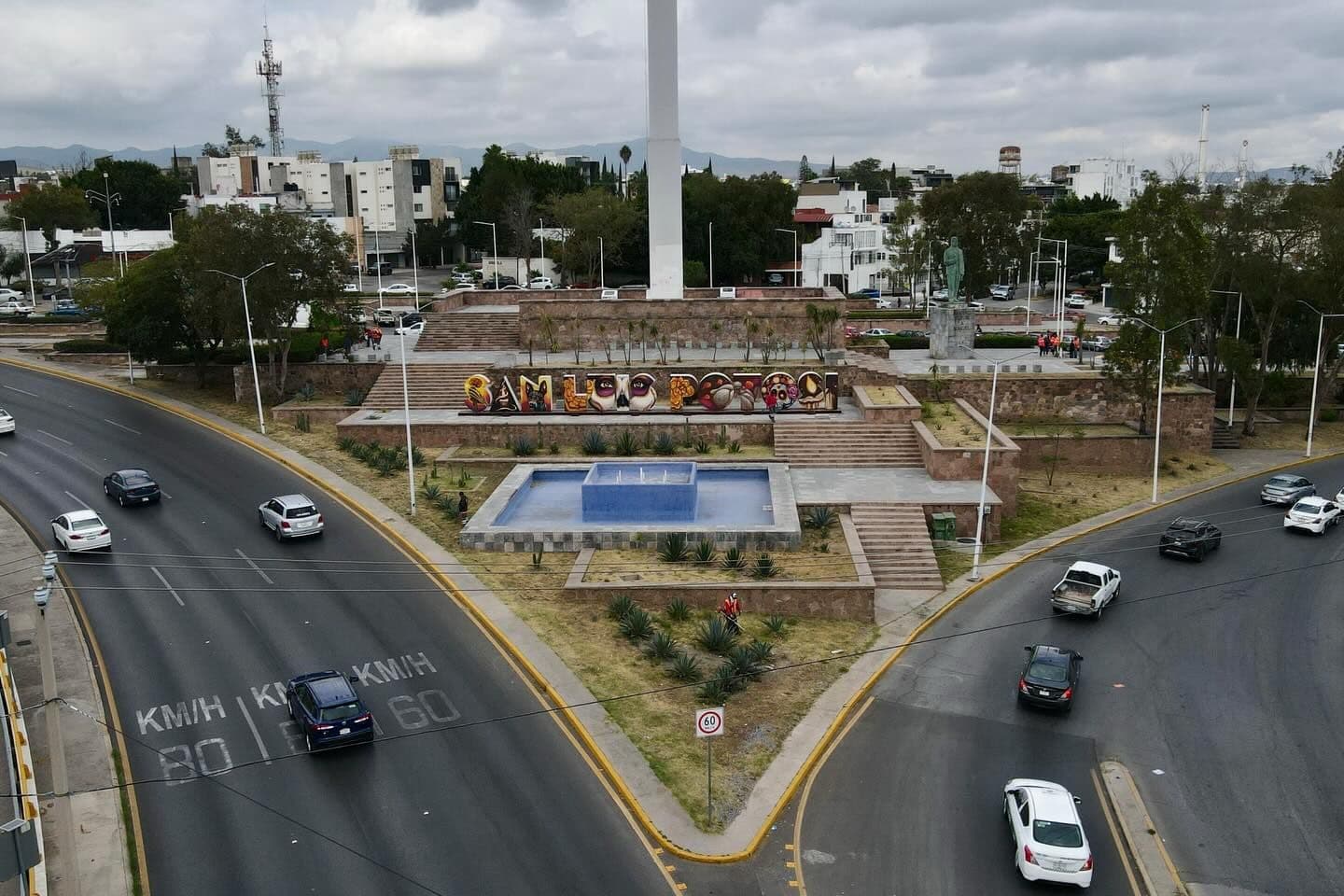 Realizan trabajos de rehabilitación en la zona del Asta Bandera Monumental