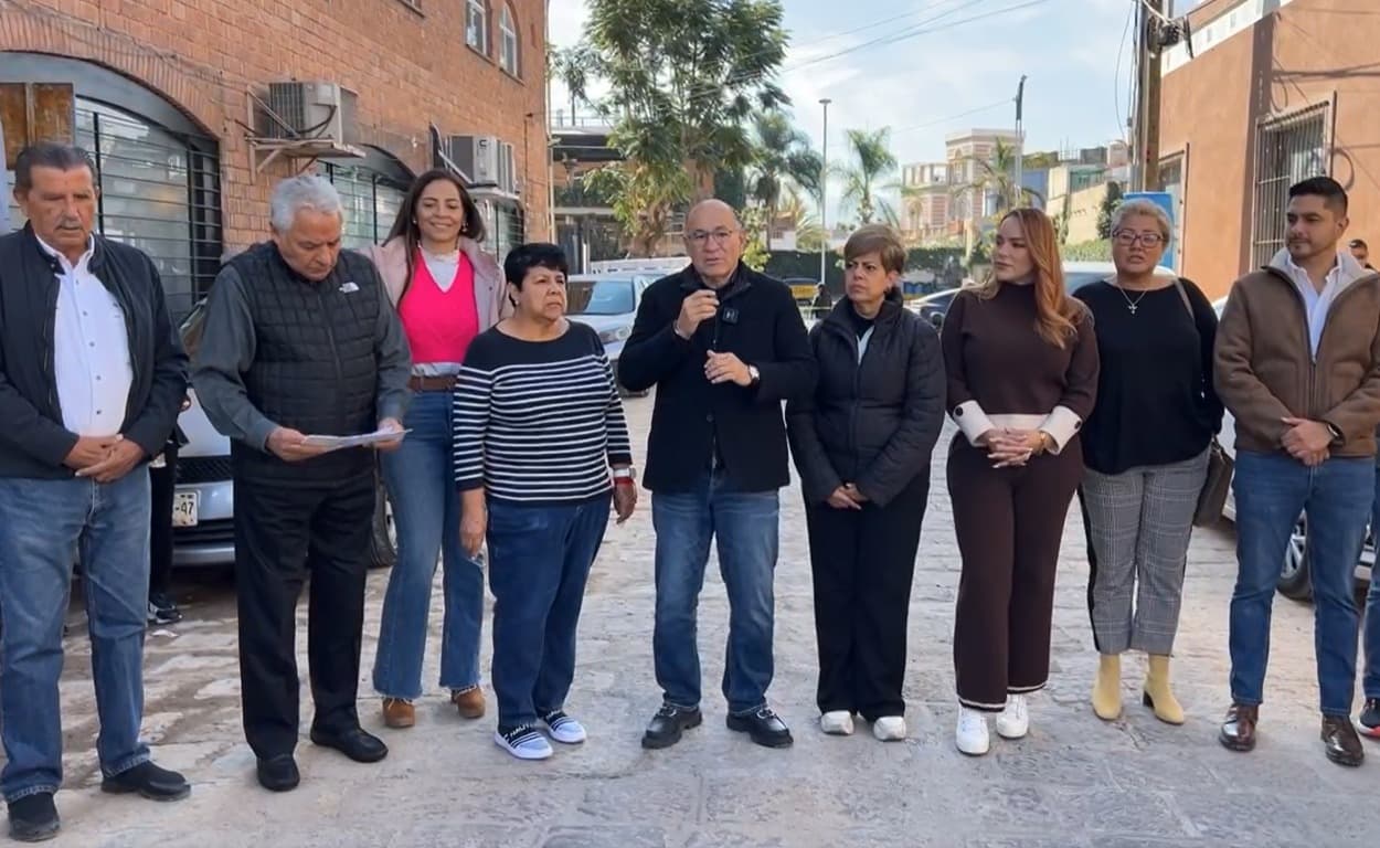 Entrega Galindo renovación de drenaje en el Barrio de Tequis
