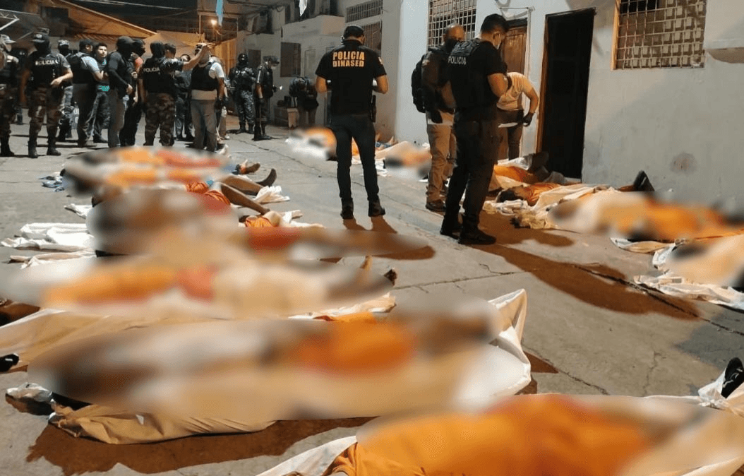 Asfixian a más de 20 presos en cárcel de Ecuador