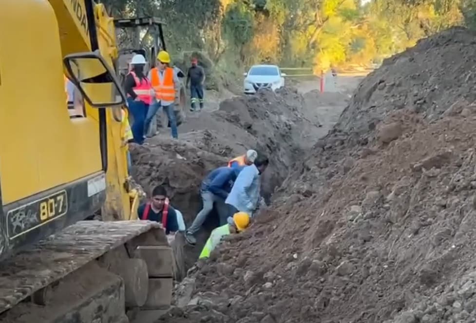Derrumbe sepulta a cuatro trabajadores en Rioverde