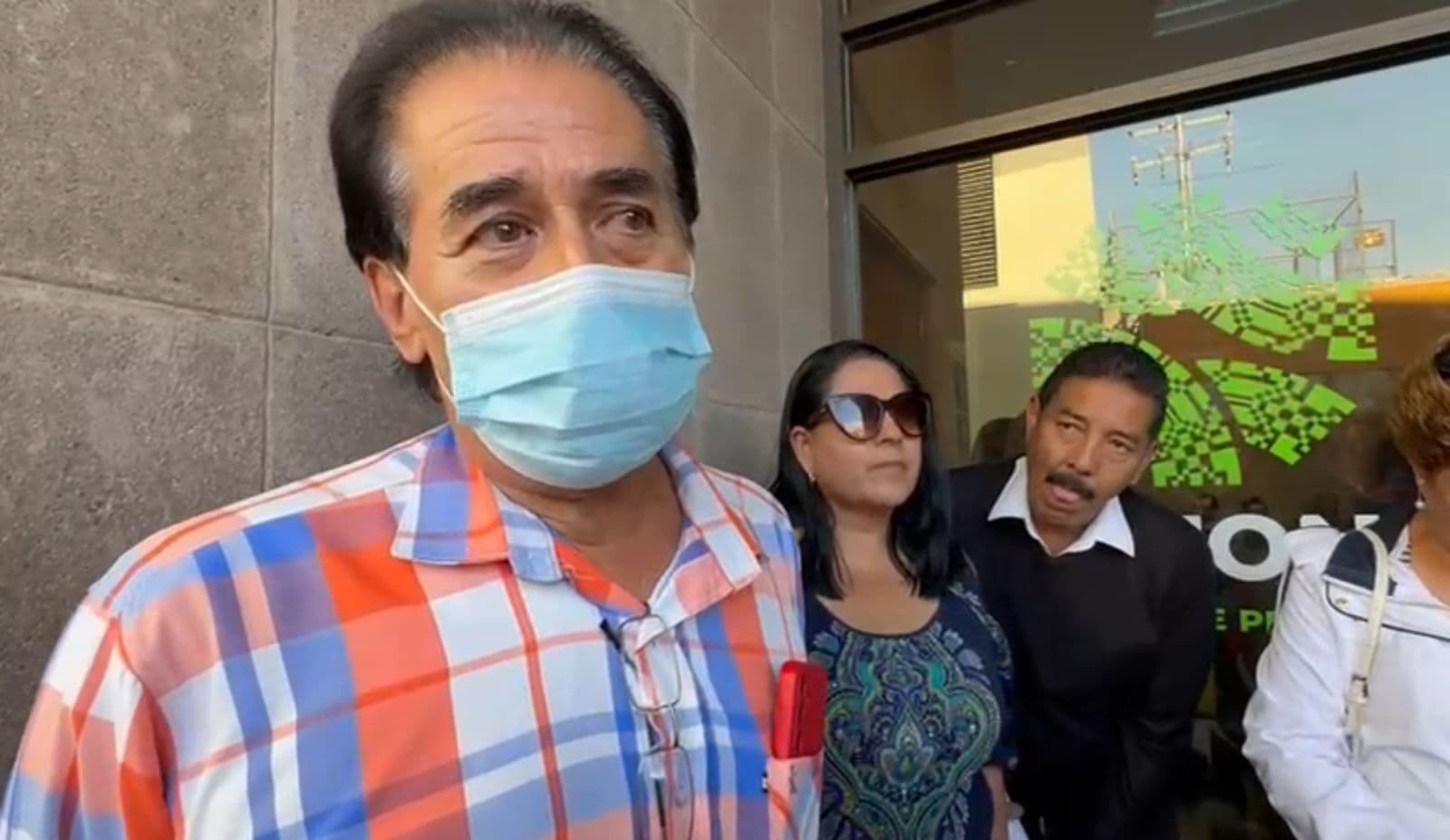 Exigen jubilados pago completo de aguinaldo al ejecutivo estatal