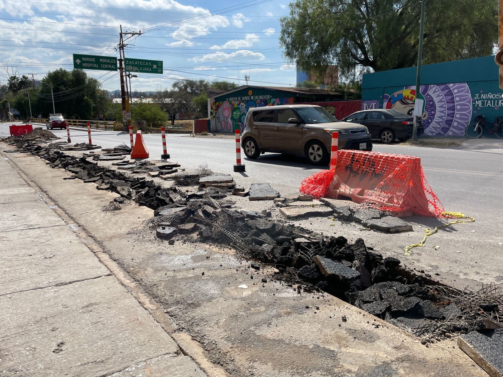 Inician trabajos de sustitución de drenaje en calle Arsénico