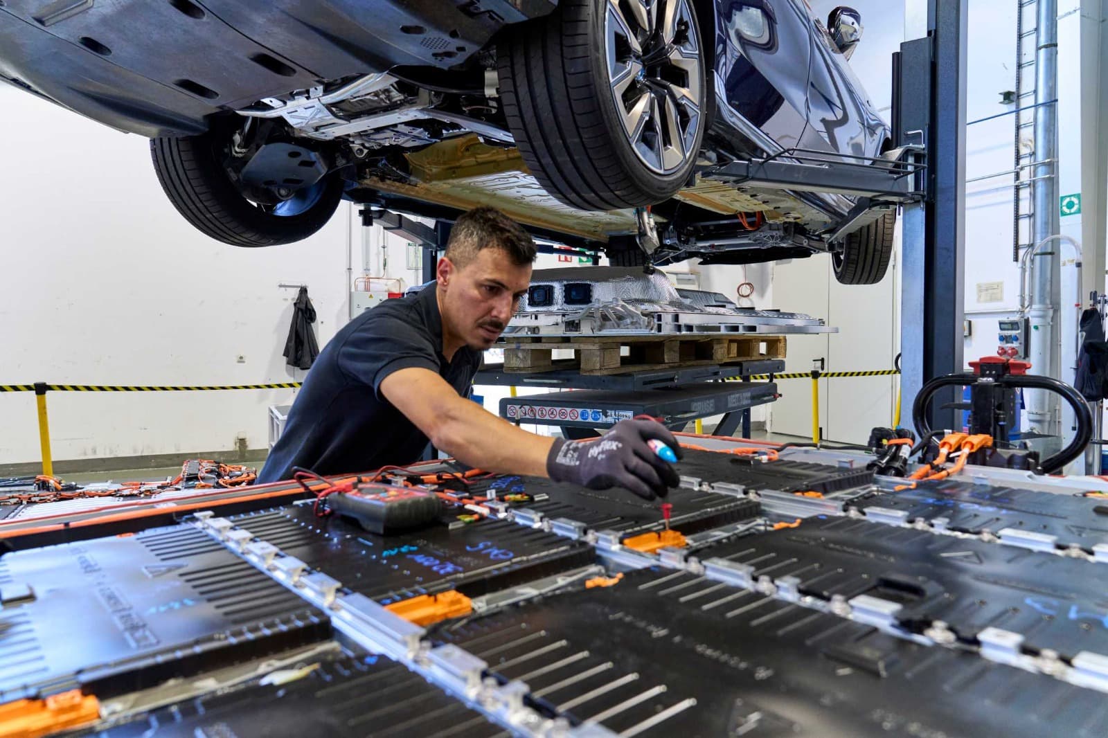Concluye BMW nueva planta de baterías para vehículos eléctricos en SLP