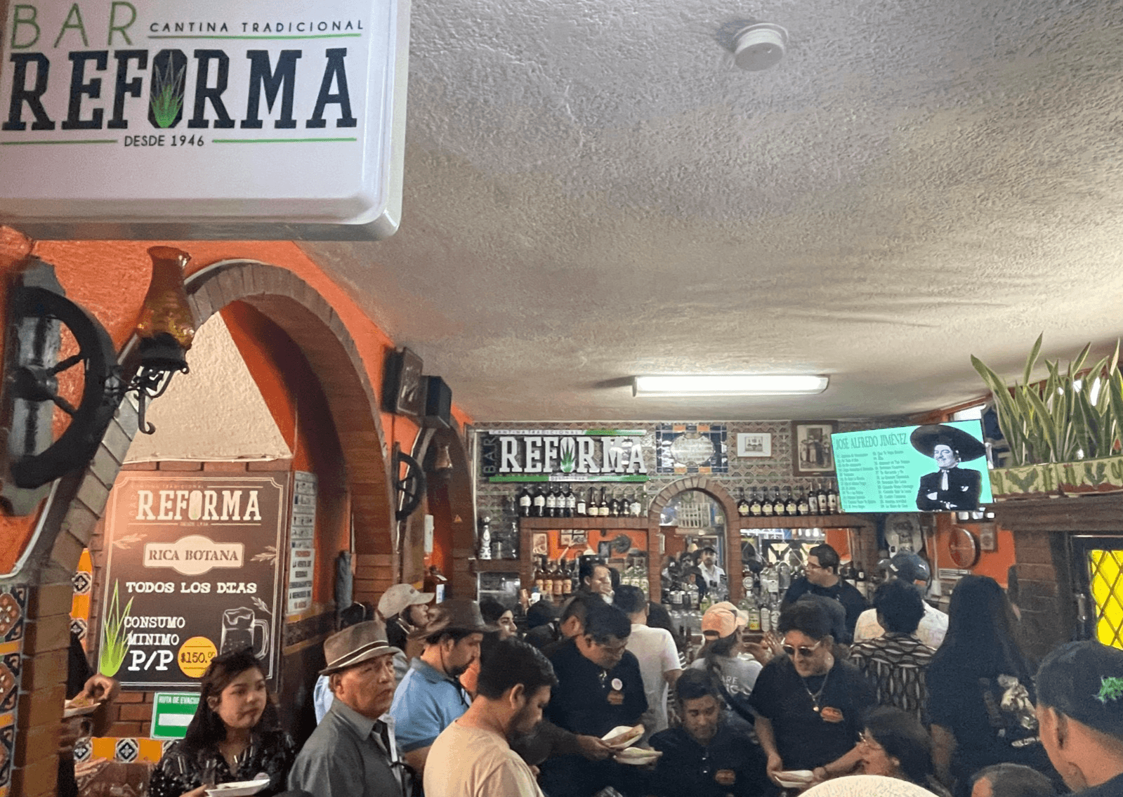 La cruda de Año Nuevo reúne a potosinos en el Centro Histórico