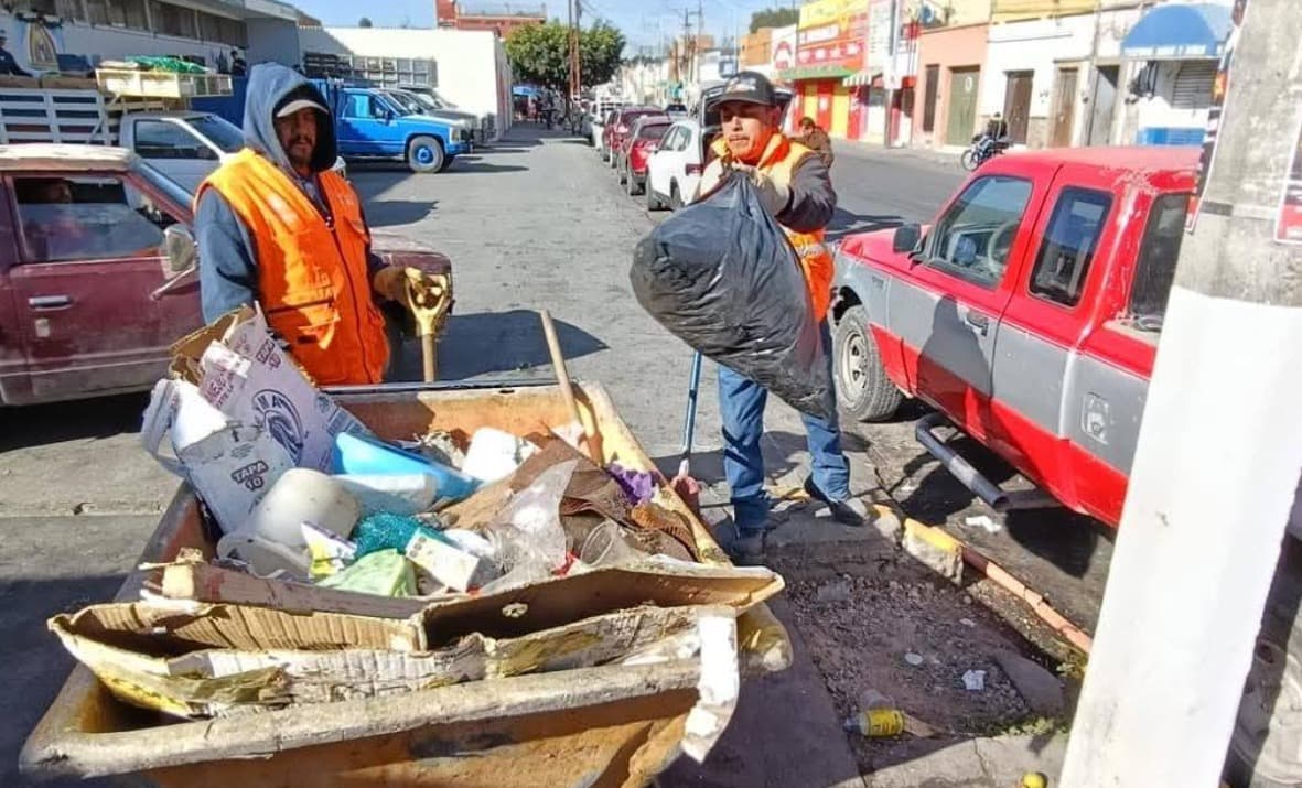 Por temporada, crece 30 por ciento generación de basura en mercados municipales