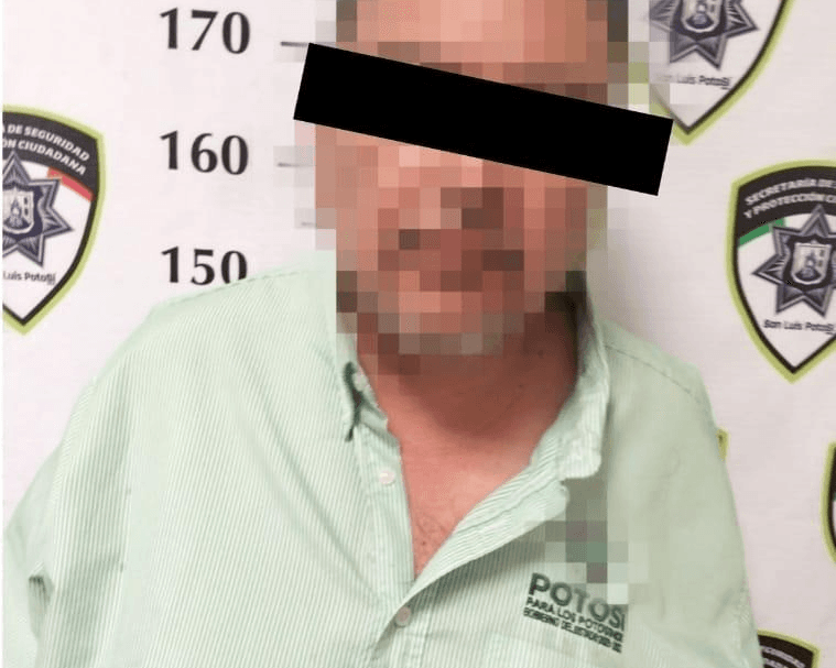 Detienen a hombre por malacopa en bar de Col. Alamitos