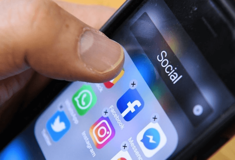 Plantea EUA pedir historial de actividad en redes sociales a turistas