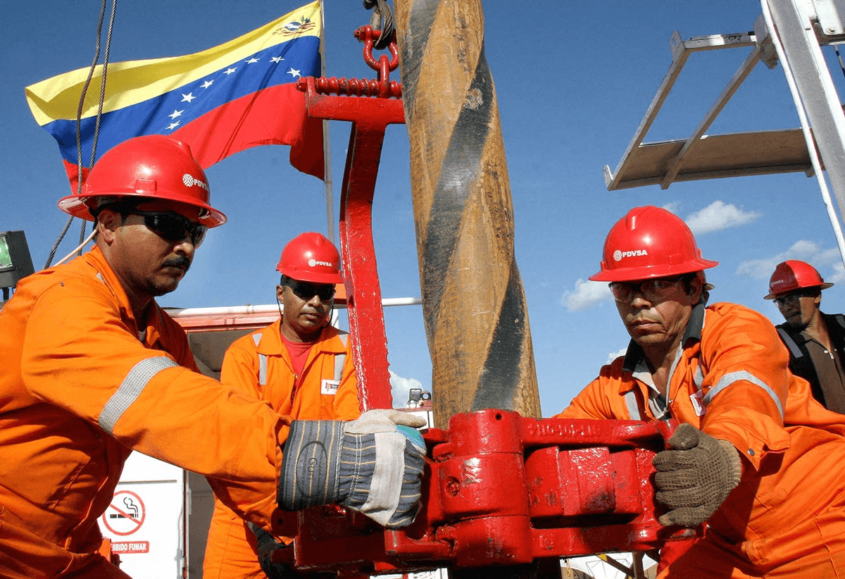 Ordena Trump bloqueo petrolero total contra Venezuela