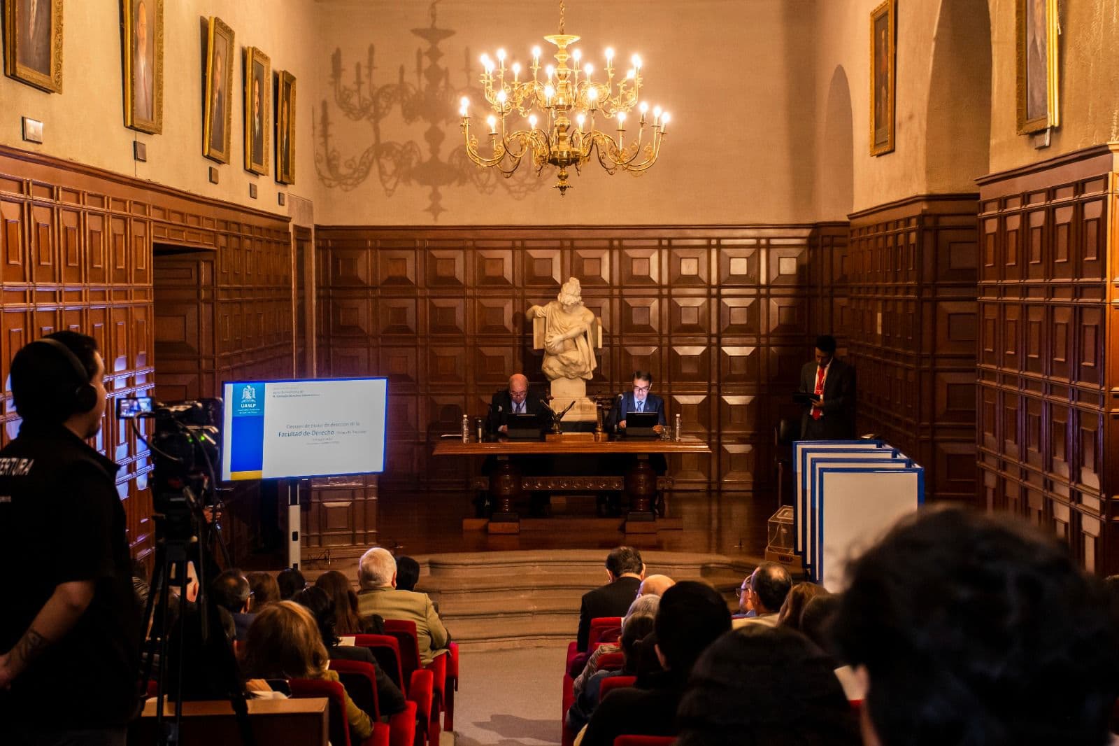 Exigen respetar terna inicial para dirigir la Facultad de Derecho