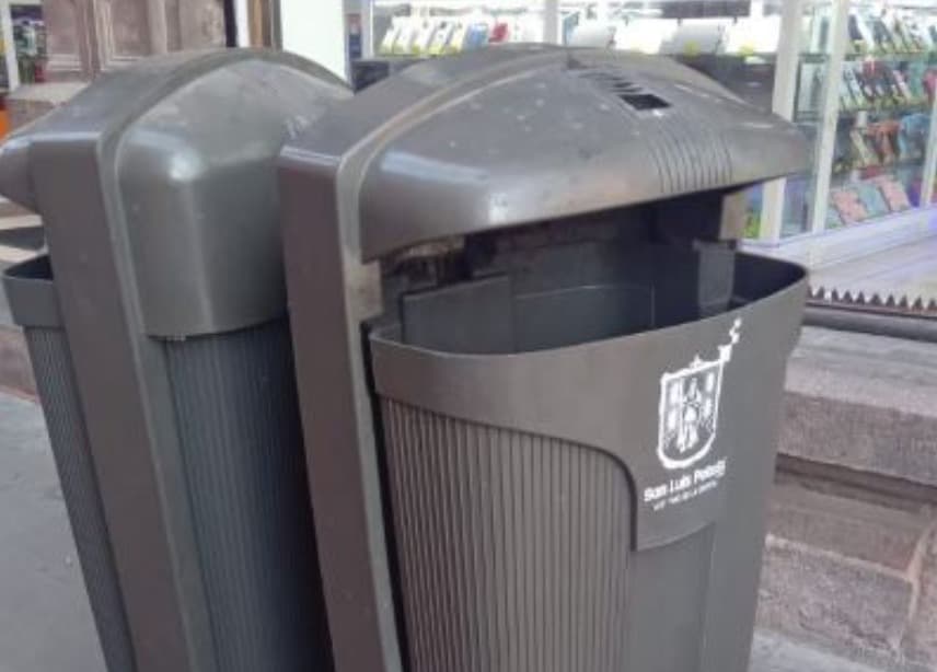 Vandalizan ciudadanos botes de basura con cohetes durante temporada navideña