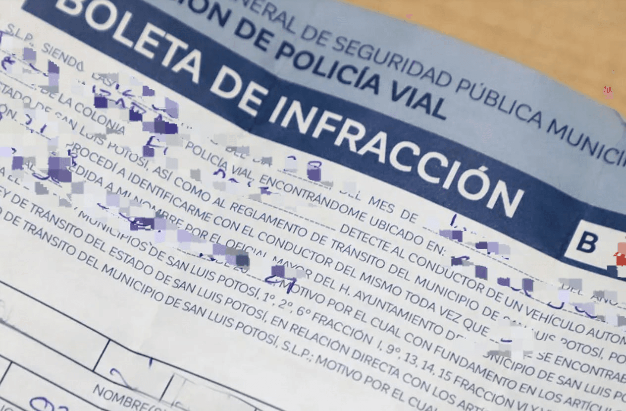 Se sancionan de 10 a 12 vehículos diarios por estacionarse mal