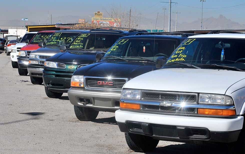 Aún sin regularizar cerca de 40 mil autos chocolate