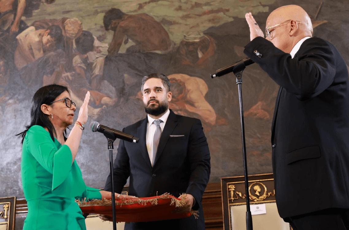 Participa hijo de Maduro en toma de protesta de nueva presidenta de Venezuela