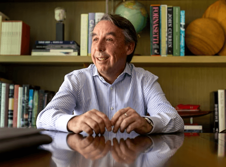 Vende Emilio Azcárraga más de 36 mil millones de acciones