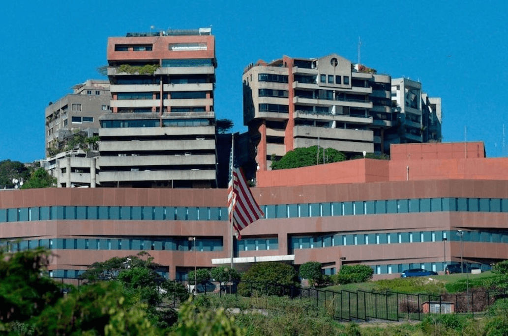 Reabrirá EUA embajada en Venezuela tras captura de Maduro
