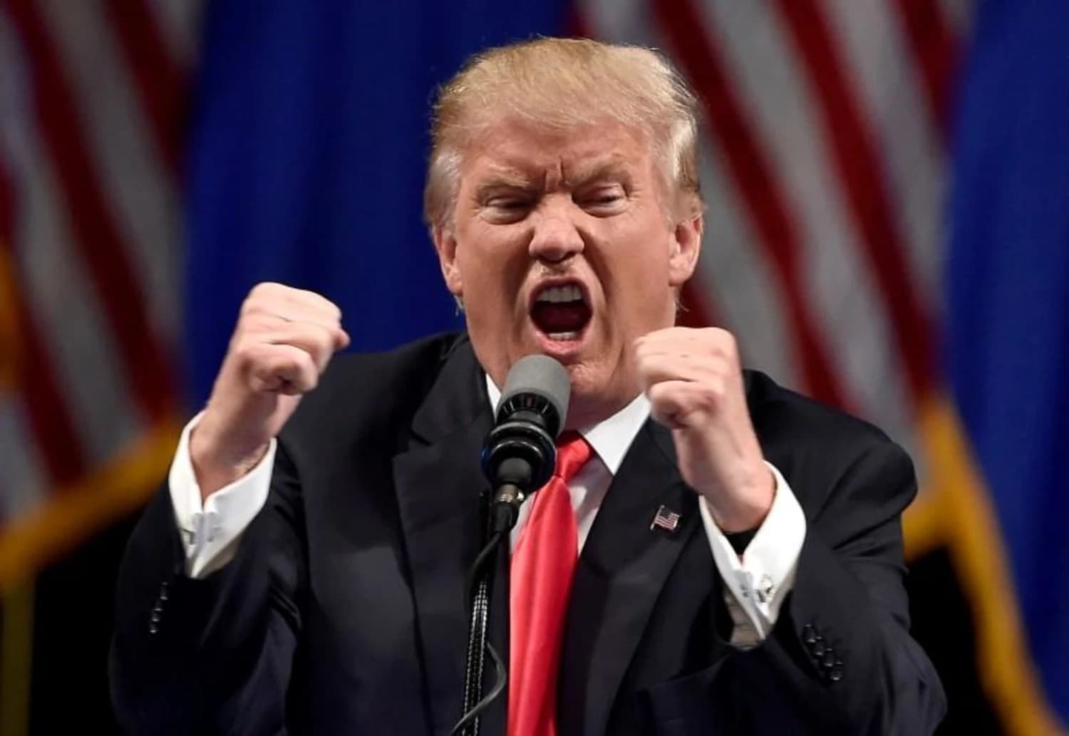 Amenaza Trump con usar aranceles para forzar apoyo internacional