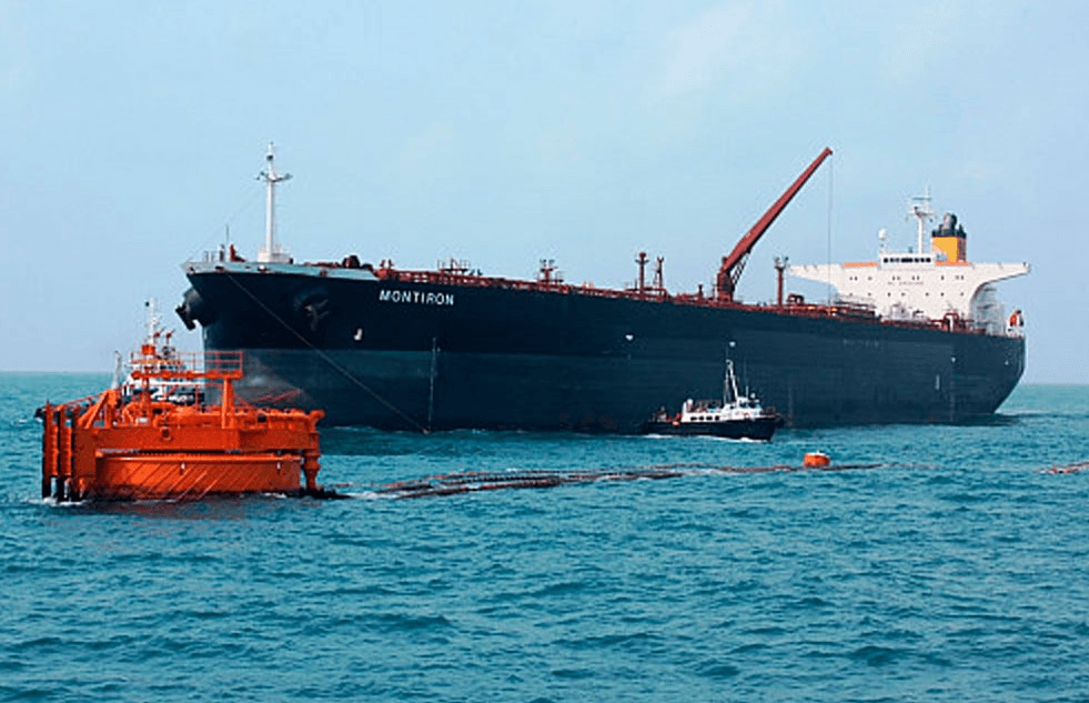Suspende México envíos de petróleo a Cuba y desata teorías