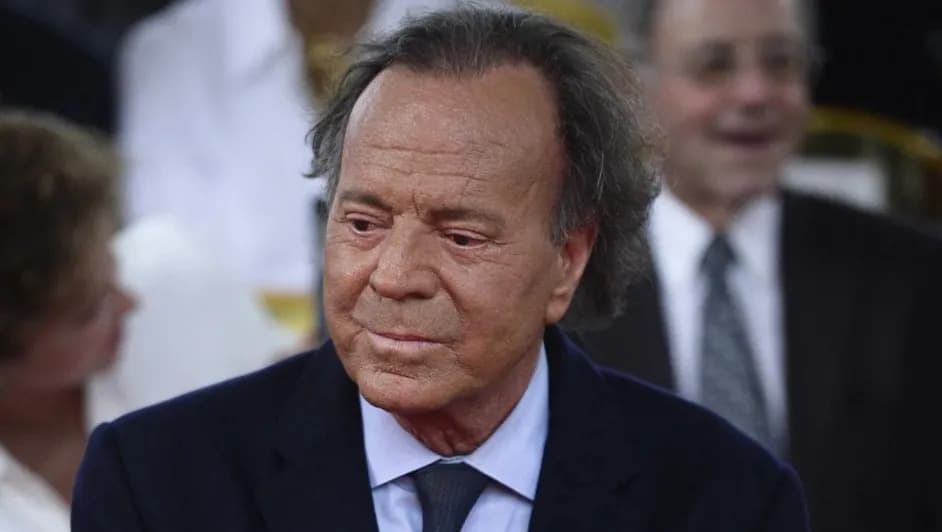 Acusan a Julio Iglesias de agresión sexual contras su trabajadoras