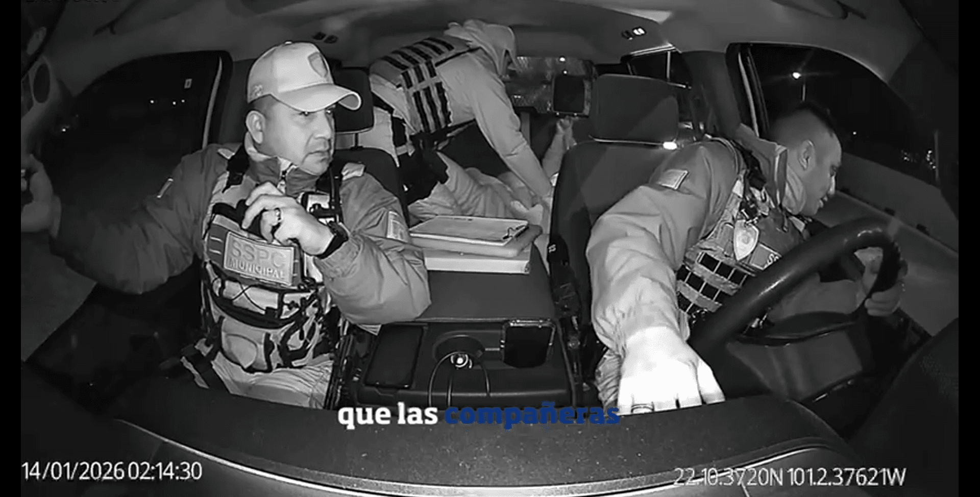 Policía Capitalina ayuda a mujer a dar a luz en patrulla