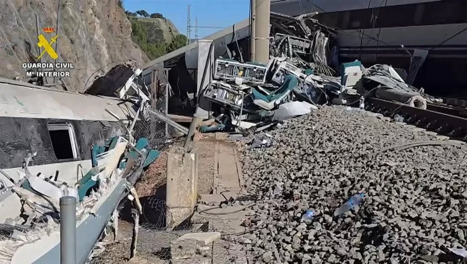 45 muertos: saldo final por el choque de trenes en España