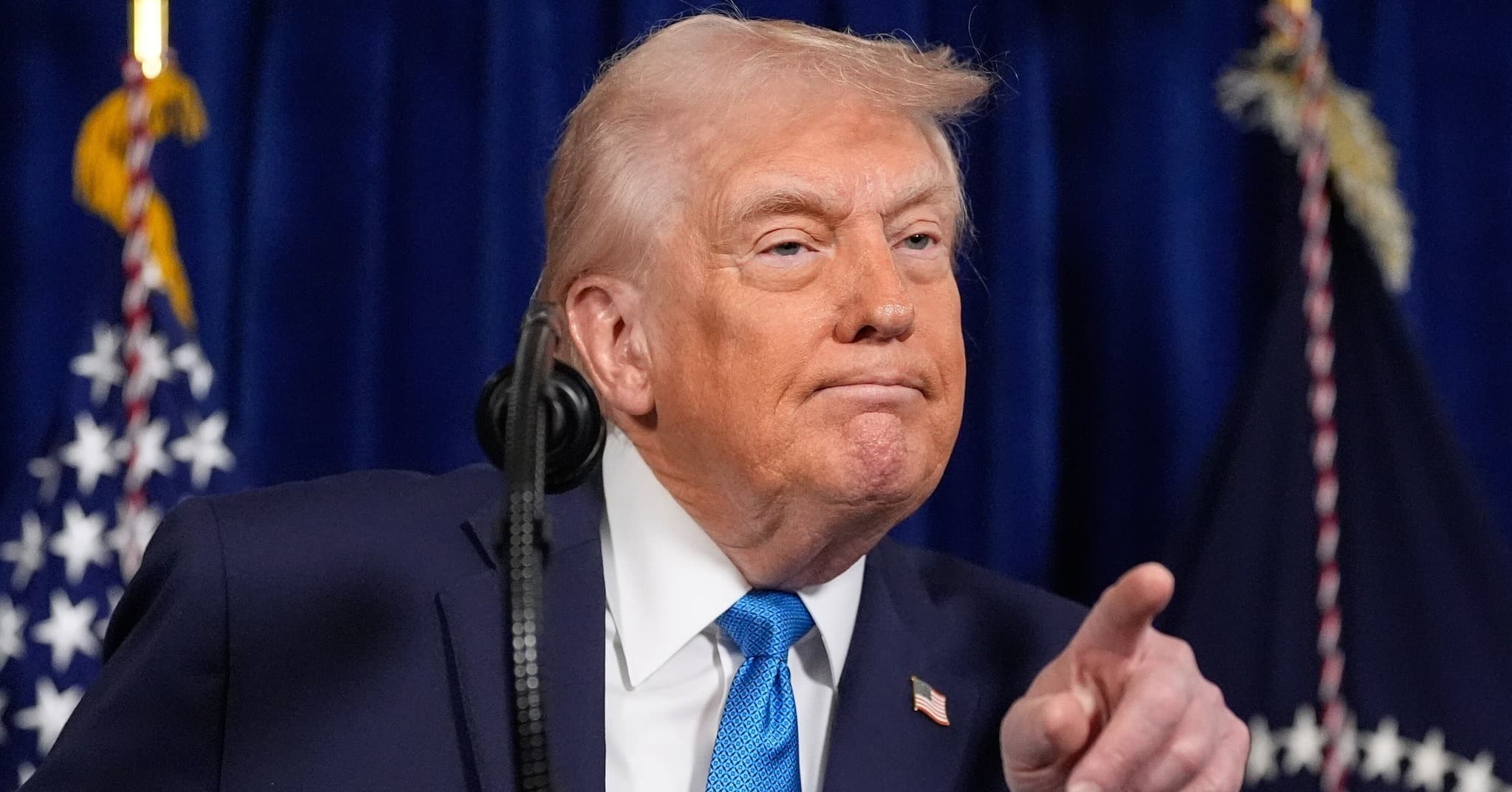 En entrevista, Trump sugiere incursiones terrestres en México