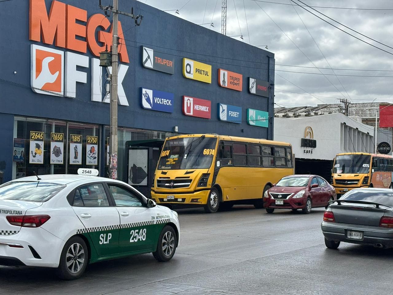 Urbaneros piensan aumentar a 15 pesos el pasaje