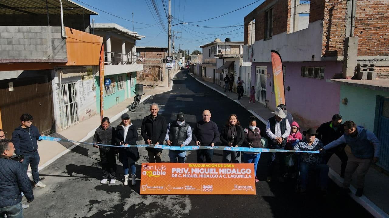 Entregan vialidad rehabilitada en La Pila