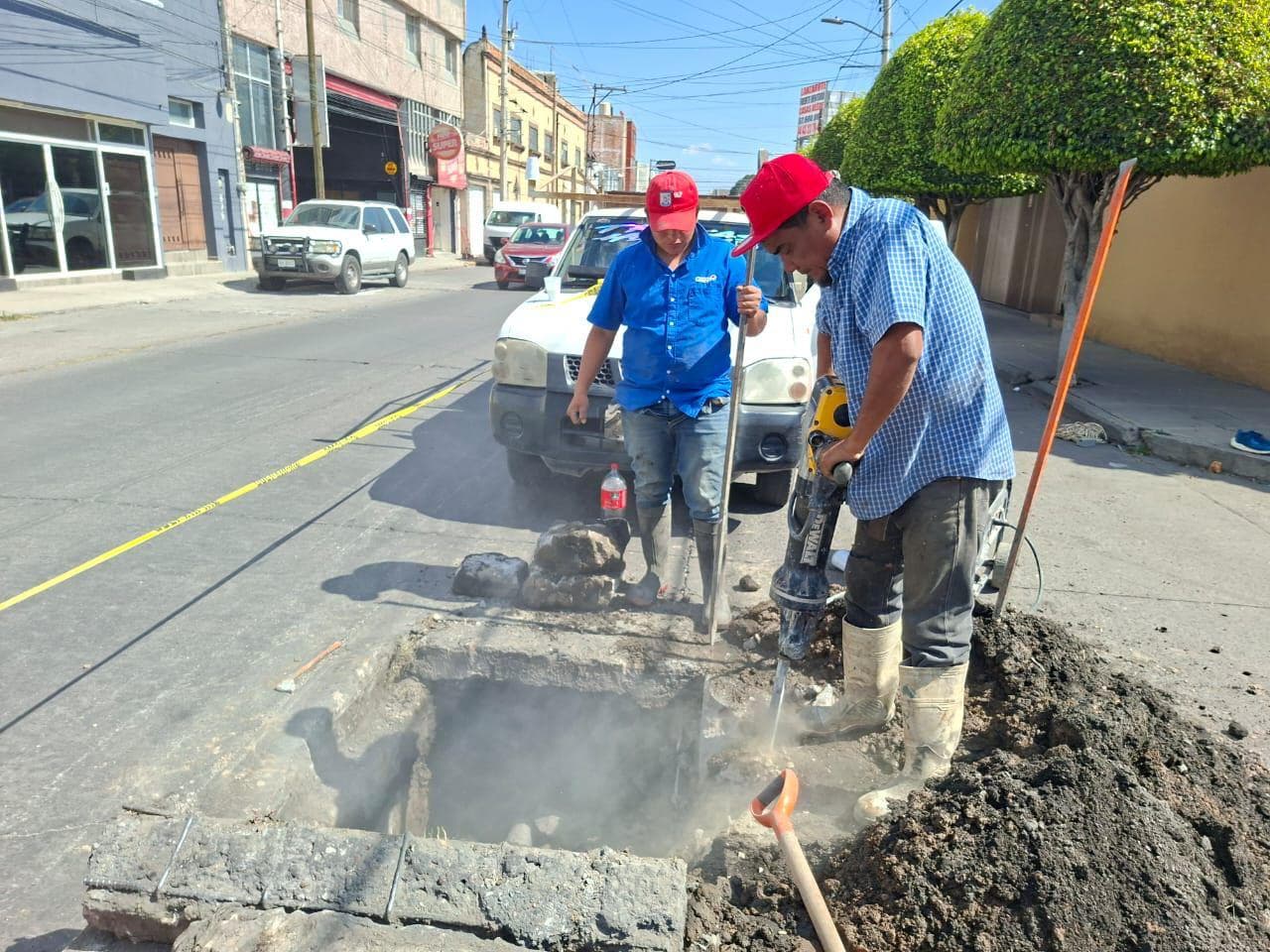 Inspeccionan redes de agua potable en Tequis y dan mantenimiento