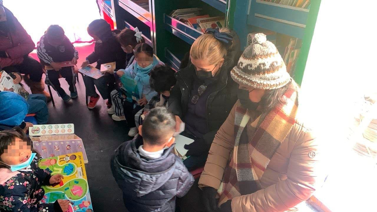 Biblioteca Móvil lleva actividades de lectura a preescolares de la capital