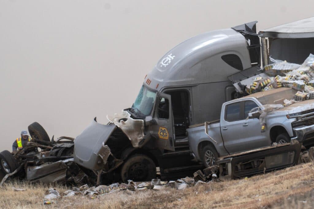 Choque múltiple en autopista de Colorado deja cuatro muertos