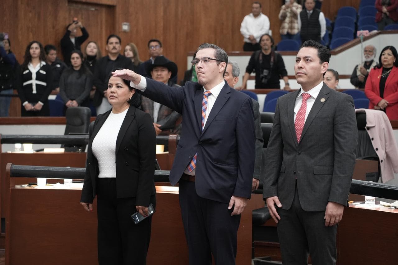 Asume Víctor Nicolás Juárez como fiscal electoral