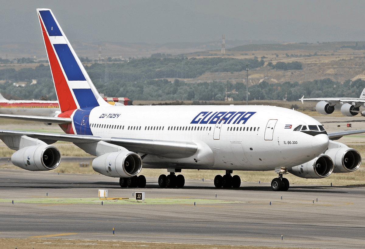 Suspende Cuba suministro de combustible para aviones