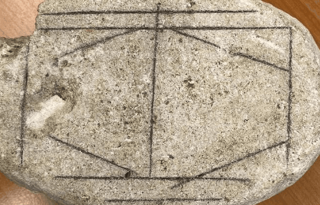 Resuelven con IA enigma sobre una piedra romana