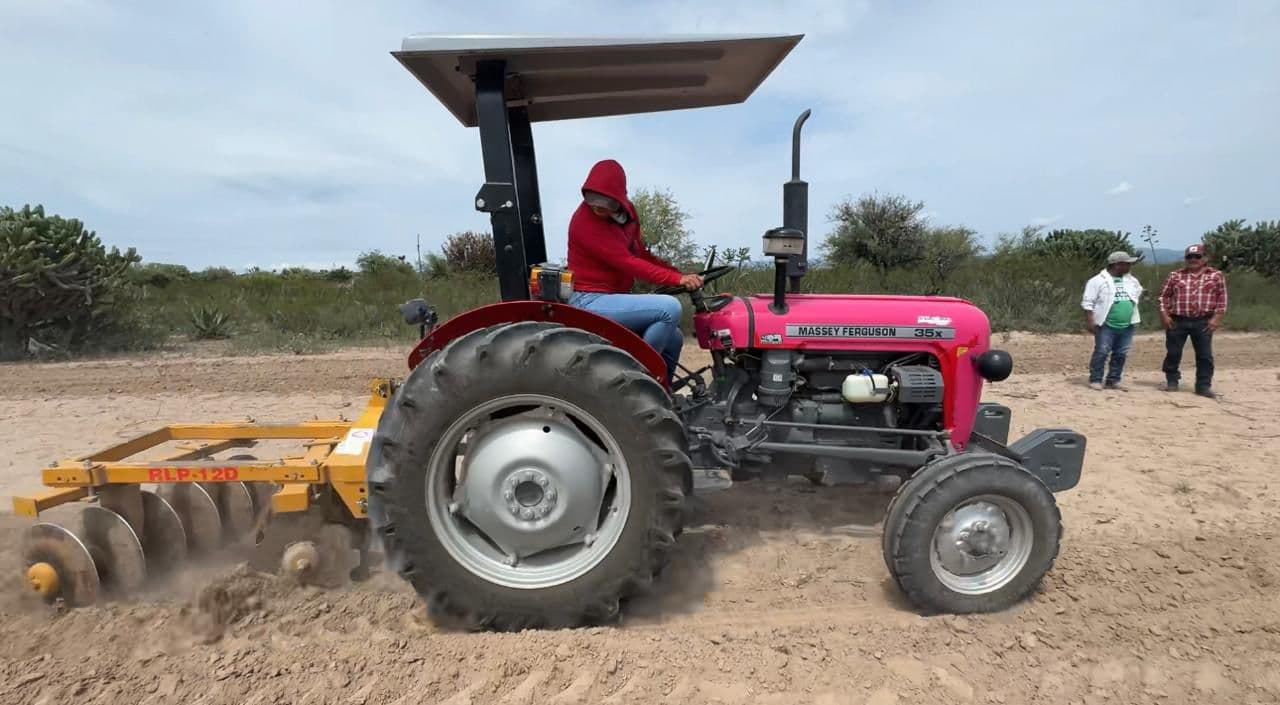Lanzan programa Mujeres al Tractor