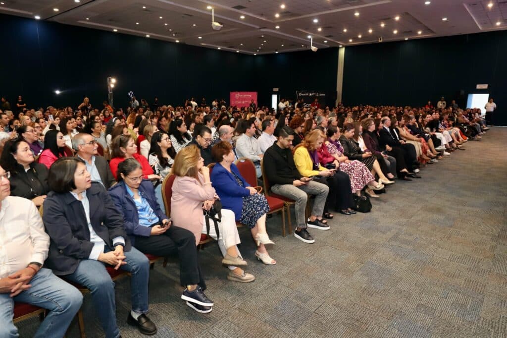 Llama Gabriela Warkentlin a mirar al futuro y romper barreras invisibles