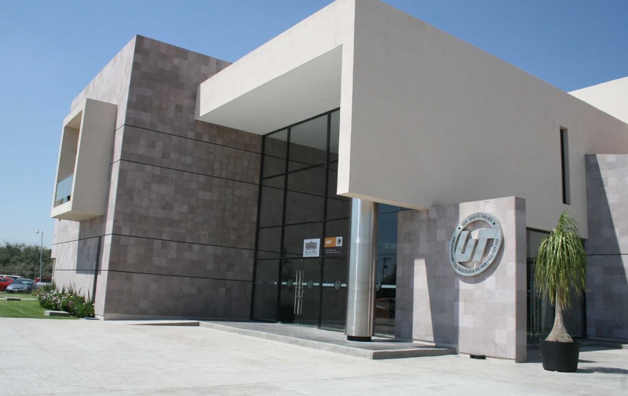 Acusan posibles desvíos y cobros irregulares en universidad Tecnológica de SLP