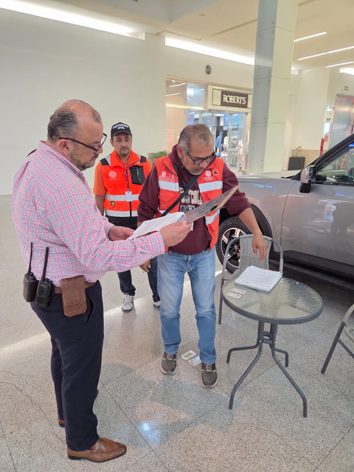 Clausuran oficinas en Plaza San Luis por riesgo estructural