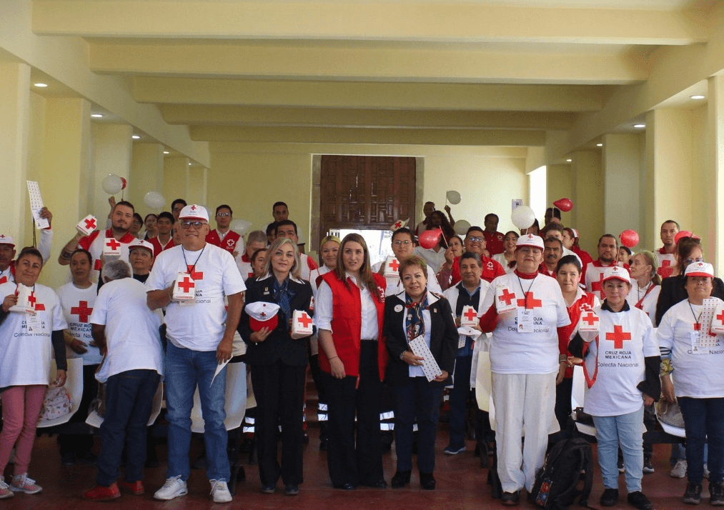 Da la Cruz Roja banderazo de inicio a colecta 2026