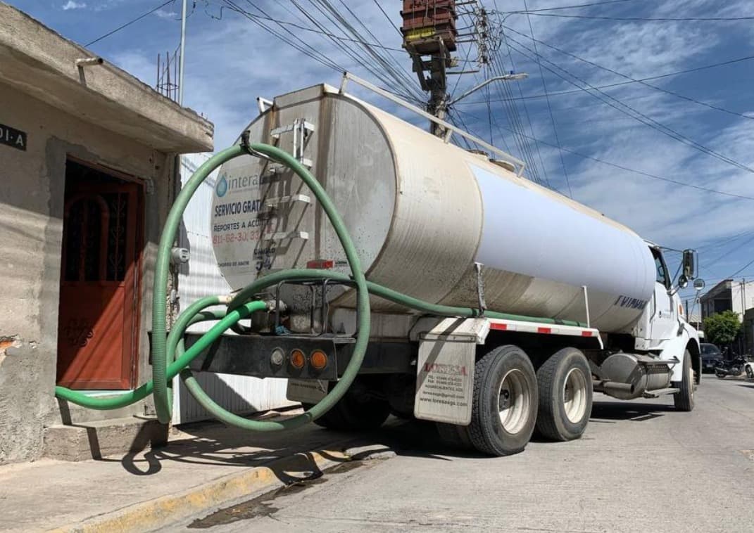 Garantiza Galindo abasto de agua en colonias afectadas por El Realito