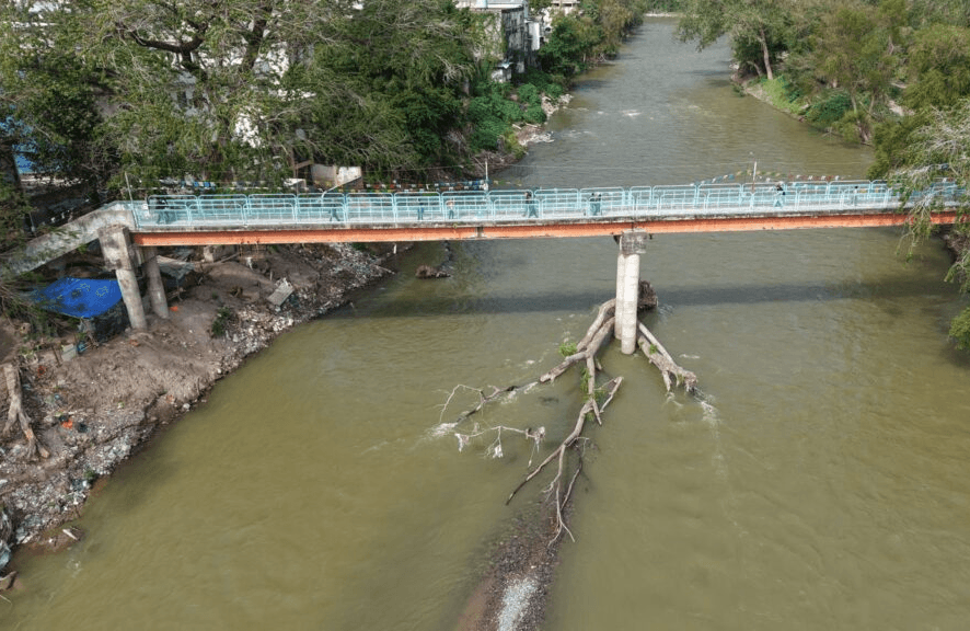 Temen pobladores de Tamazunchale colapso de puente colgante
