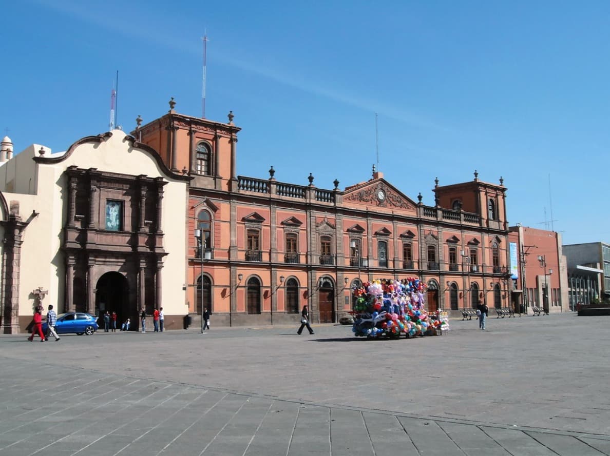 Proyecta Galindo rehabilitación integral en Plaza de Fundadores