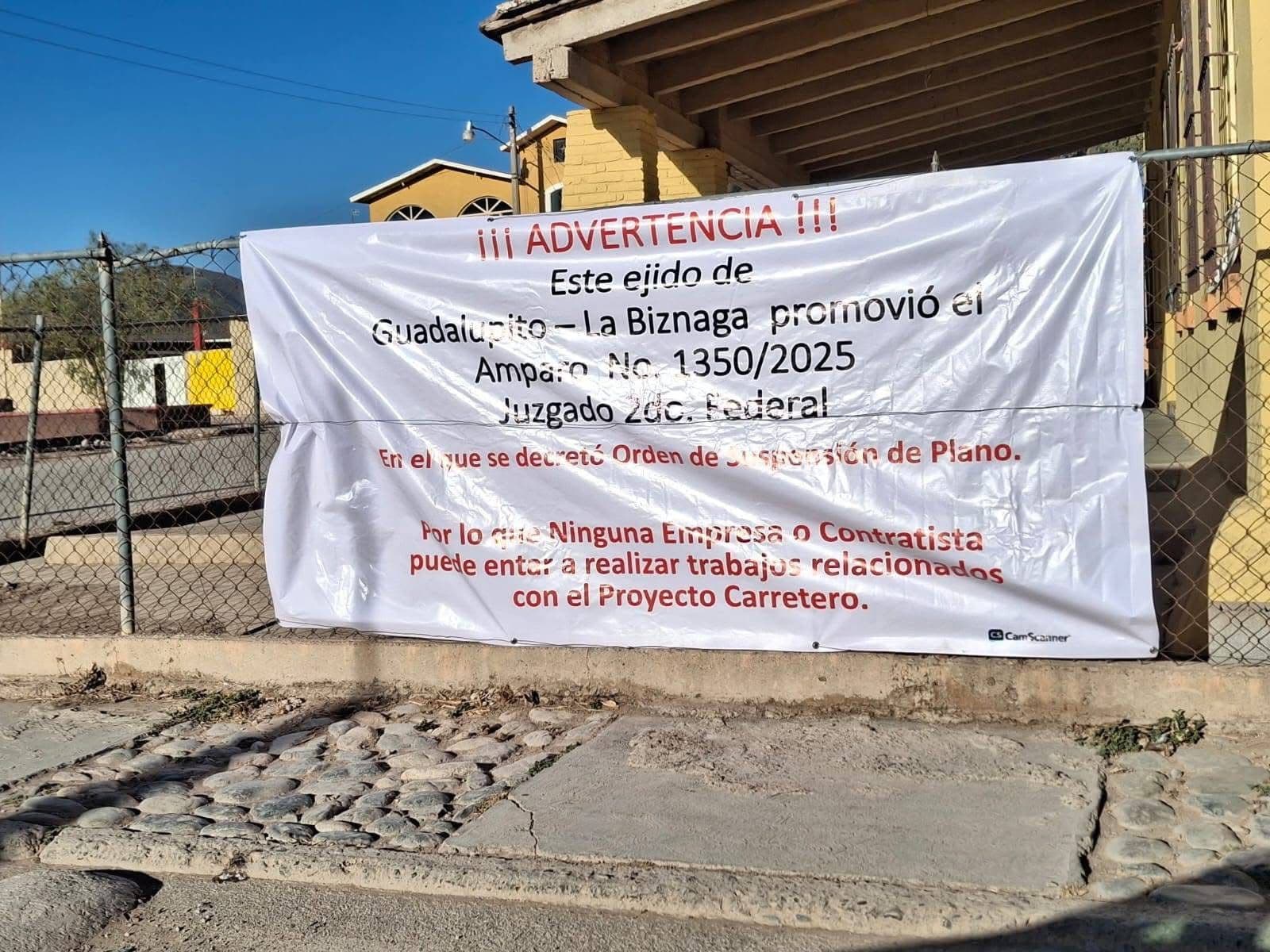 Ejidatarios frenan obra en carretera con amparo