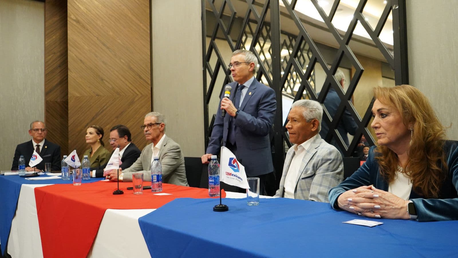 Reprueban empresarios accionar del Congreso