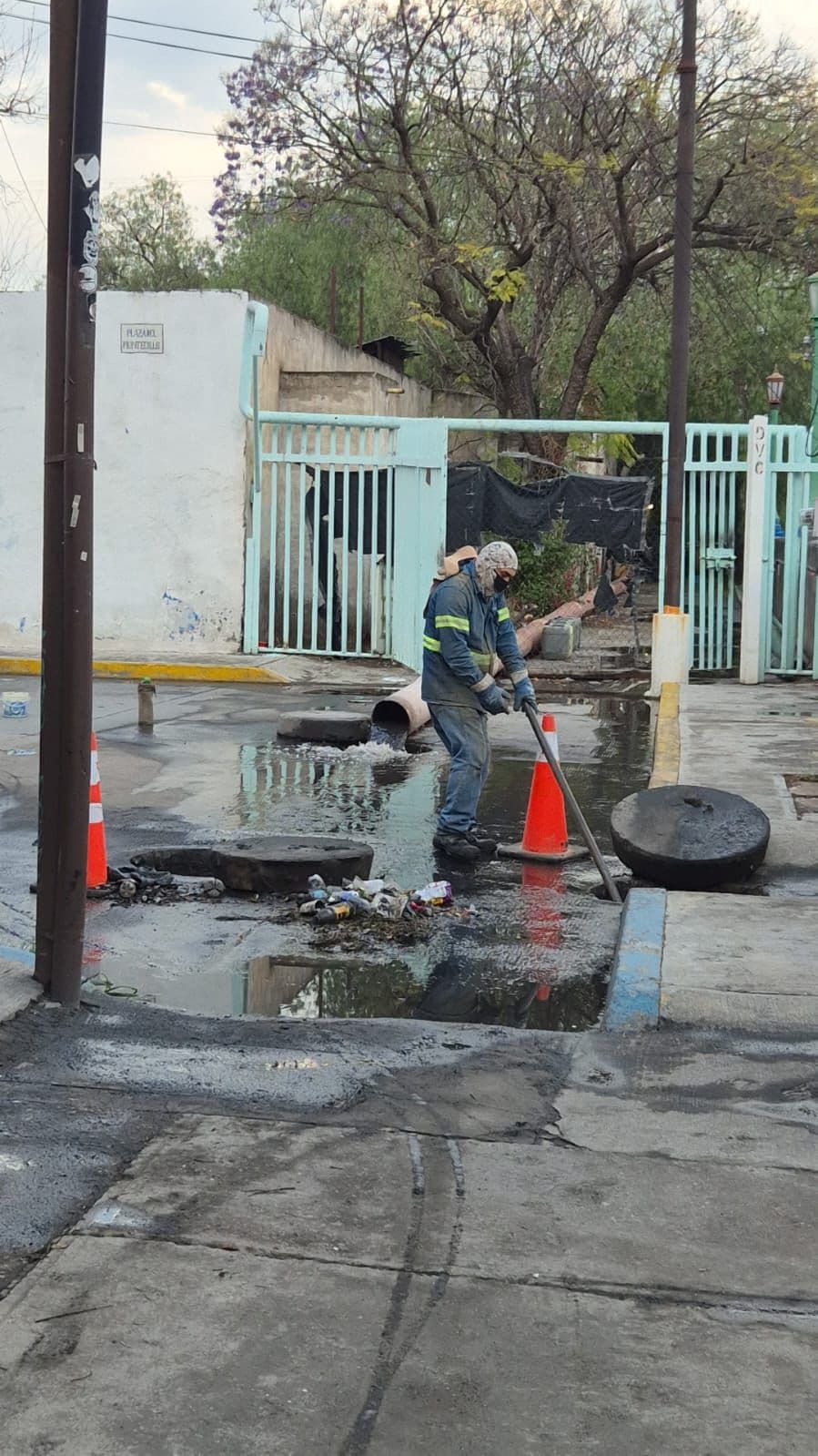 Siguen atendiendo daños por lluvia en la Capital