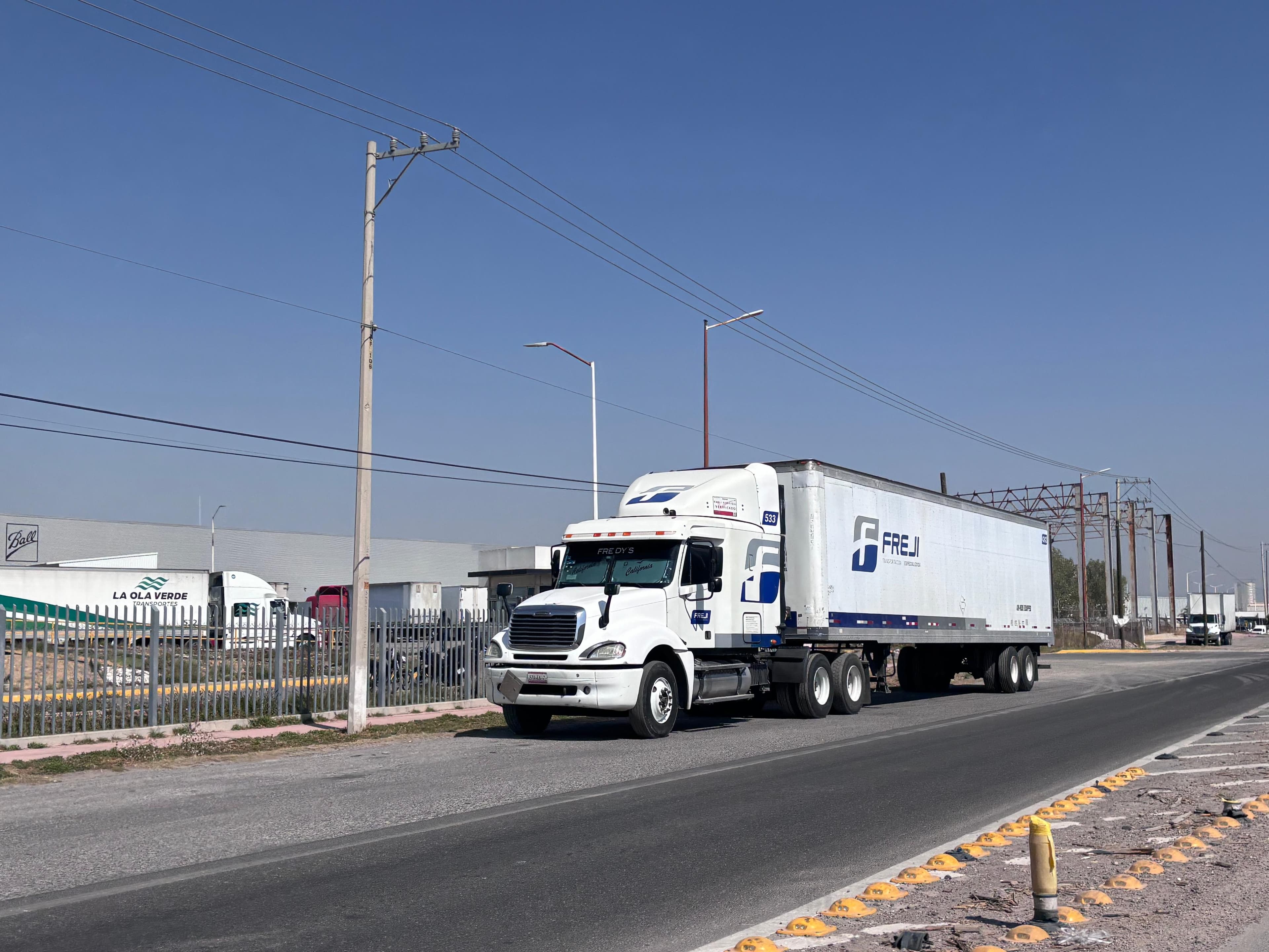Inseguridad en carreteras presiona a industria potosina